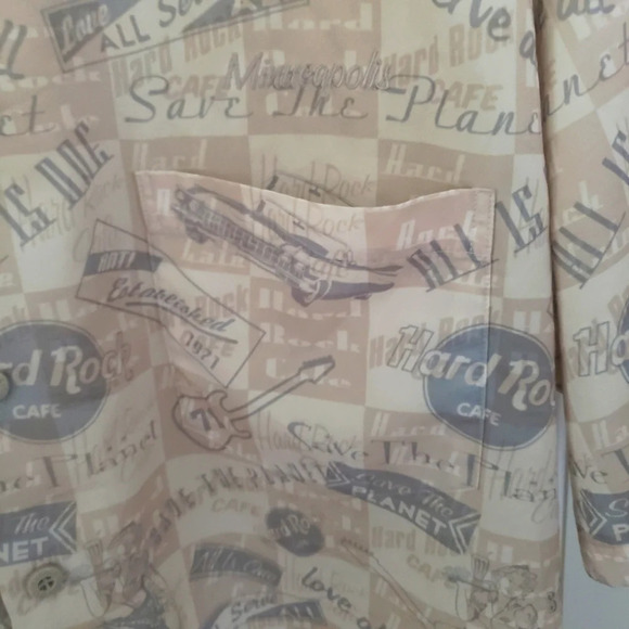 Hard Rock Cafe Minneapolis Save the Planet - 1971  - Picture 5 of 8